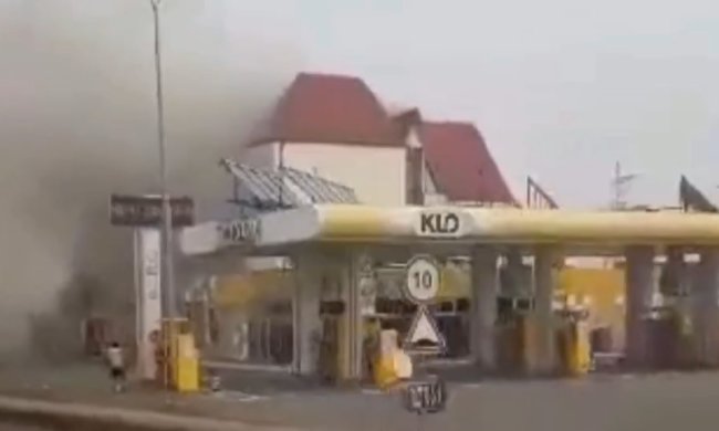 Загорелся отель под Киевом