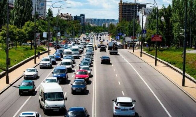 Пробки не исчезнут, свободных дорог не ждите: стало известно, что происходит с трафиком в Киеве