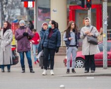 Китайский вирус свободно гуляет по улицам Киева: одевайте маски, статистика зашкаливает