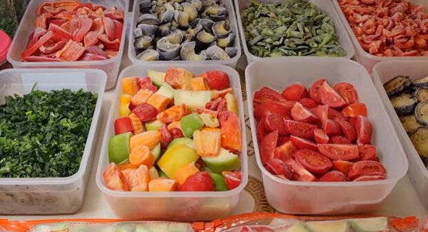 как правильно морозить овощи и фрукты на зиму. Фото: YouTube