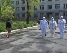 Украинцев начнут лечить интерны. Фото: youtube