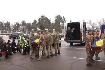 Прощание с погибшими Героями ВСУ. Фото: скриншот YouTube-видео