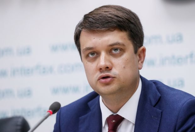 "Это все же не шоу": Разумков прокомментировал ситуацию с подкупом депутатов