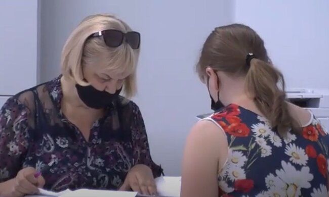 Оформлення допомоги. Фото: скріншот YouTube-відео