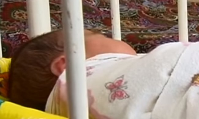 Раскрыта преступная схема по продаже младенцев за границу. Фото: скриншот Youtube