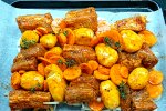 Картошка с овощами в духовке. Фото: YouTube