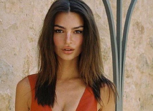 Эмили Ратаковски, источник: instagram/emrata
