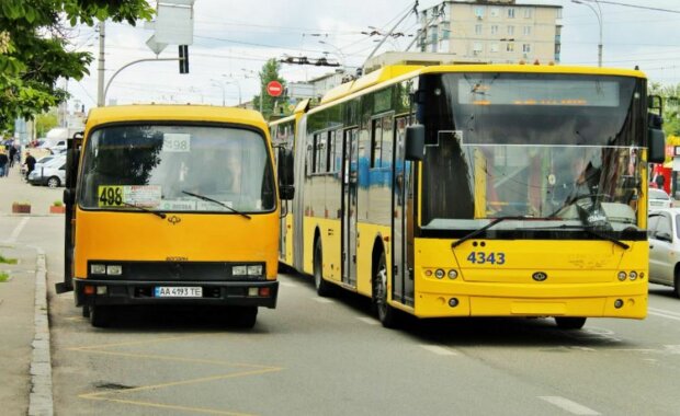 В Киеве троллейбусы и автобусы изменят маршруты: куда можно доехать