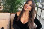 Ани Лорак с большими губами решила показать фото животика