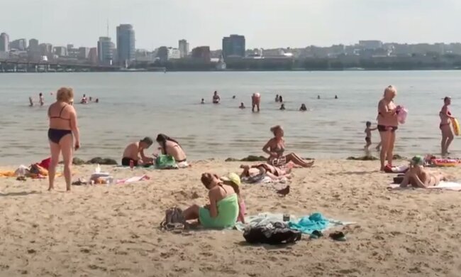 Пляж. Фото: скріншот YouTube-відео