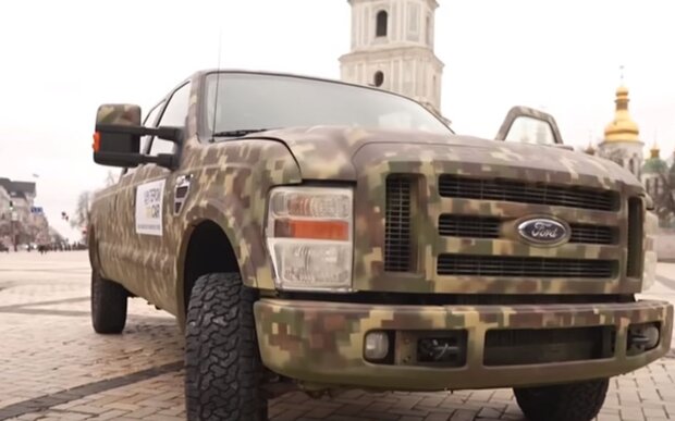 Рамзан Кадыров ознакомился с первыми автомобилями для военных нужд «Джихад-машина»