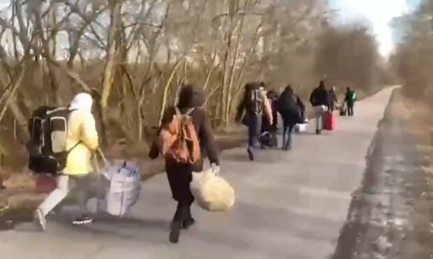 Беженцы рф. Фото: скрин видео "Реальная Война | Украина"