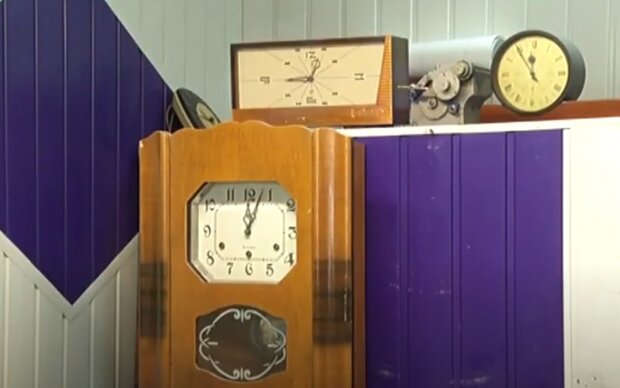 Часы. Фото: скриншот YouTube-видео