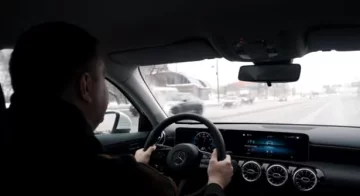 Mercedes. Фото: скриншот YouTube.
