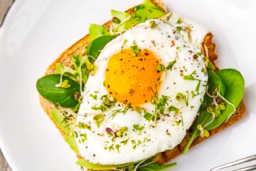 Їжа, яйця. Фото: YouTube