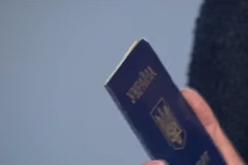 При выходе из дома обязательно берите с собой паспорт. Фото: скриншот Youtube