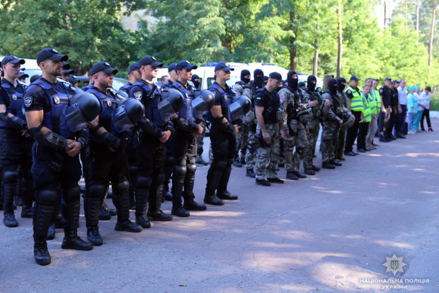 Полиция и Нацгвардия переходят на усиленный вариант несения службы! Украине угрожают масштабными тepактaми в День независимости. Рука Кремля?