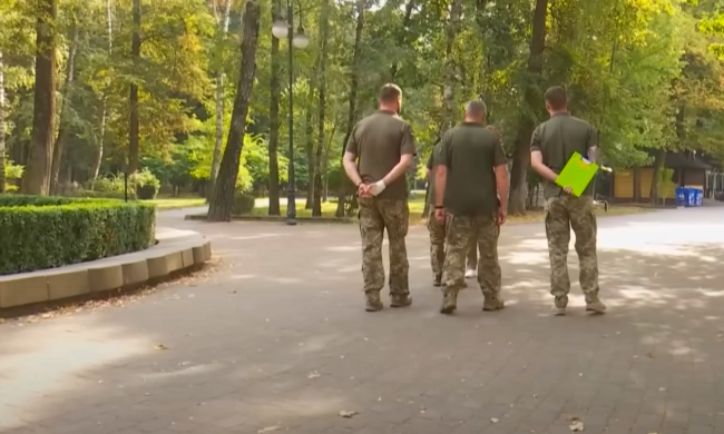 Почему заключение мира не приведёт к отмене мобилизации и военного положения. Фото: YouTube