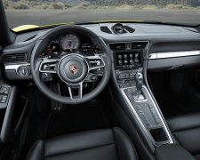 Электромобиль Porsche Taycan рассекречен до премьеры: эксклюзивные фото
