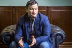 Все скромно: и катер, и особняк. Журналисты показали, как живет глава администрации Зеленского