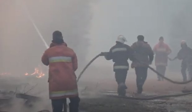 Новый масштабный пожар в Украине. Фото: скриншот Youtube