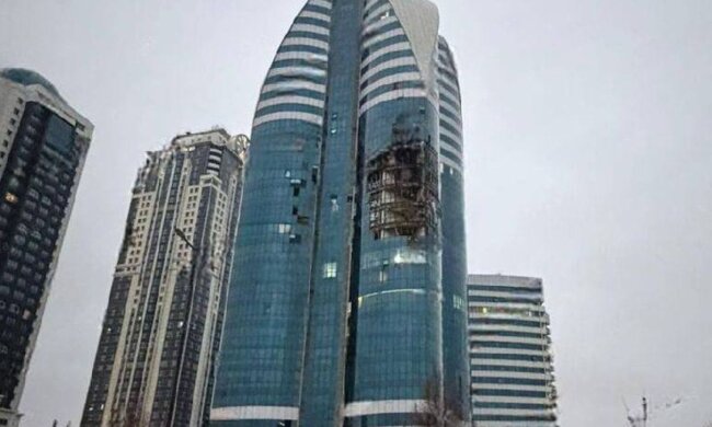 Дрони рознесли низку НПЗ і влаштували вибухи у Чечні - відео