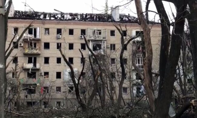 Последствия ракетной атаки рф по Николаеву. Фото: скриншот Facebook-видео