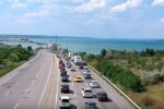 На дорогах з'явилася зелена розмітка, що з нею робити. Фото: скріншот YouTube-відео