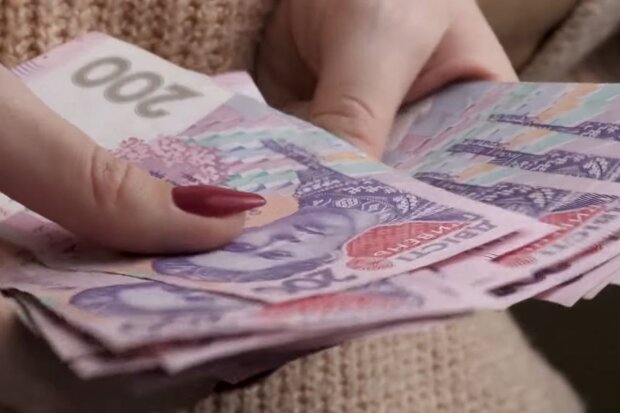 По 4400 грн за одну сім'ю: українцям потрібно поквапитися оформити виплати