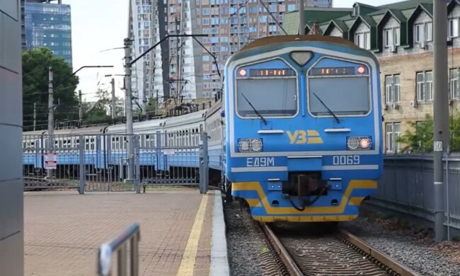 "Укрзализныця" запустила новые рейсы. Фото: скрин youtube