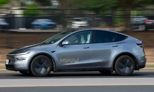 Tesla FSD скандал у Європі: маніпуляції зі статистикою безпеки