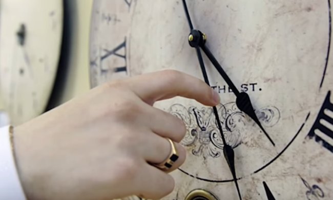 Украина переходит на летнее время. Фото: youtube