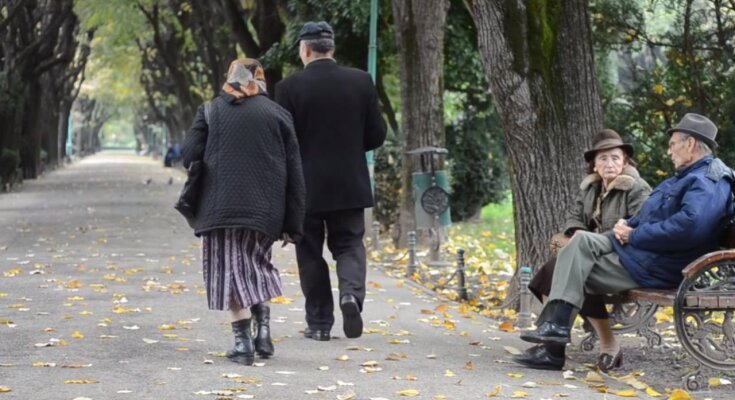 Украинские пенсионеры. Фото: скрин "Акценты"