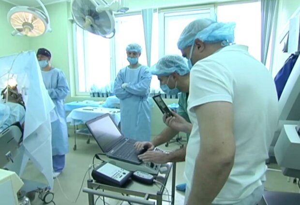 В Минздраве анонсировали повышение зарплат медиков. Фото: скрин youtube