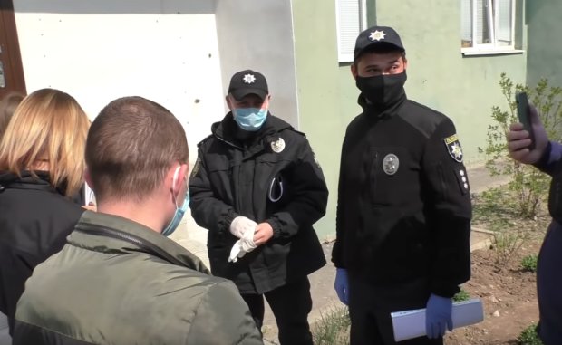 Украинские полицейские получат новое оружие. Фото: youtube