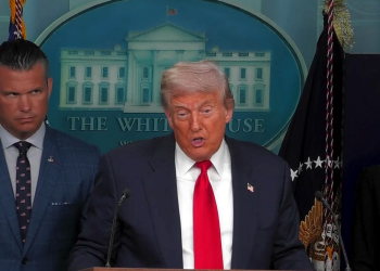 Трамп заявив, що їде до путіна на зустріч до росії. Фото: YouTube
