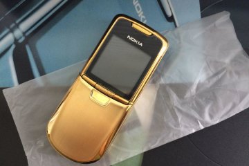 В Украине начался бум на Nokia 8800. Люди расклеивают объявления, готовы купить дорого