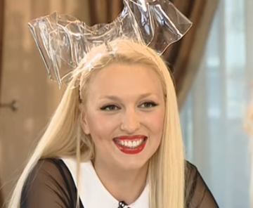 Оля Полякова. Фото: скриншот YouTube-видео