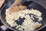 Какая популярная каша может быть опасна. Фото: YouTube, скрин