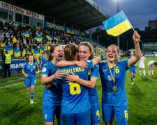 дівоча збірна України футбол перемога пенальті стадіон радість