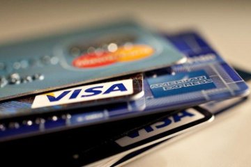 В столичных трамваях и автобусах будут принимать карты: стало известно когда