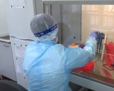 ПЦР тест на коронавирус. Фото: скриншот Youtube-видео