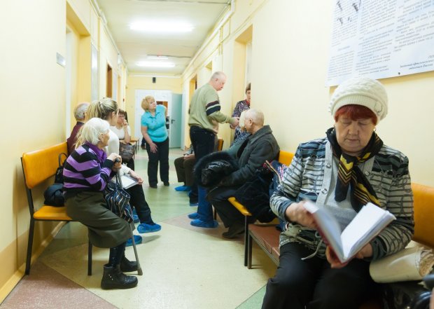 Жестокая медреформа: киевлянка умерла в очереди к врачу, не дождавшись помощи