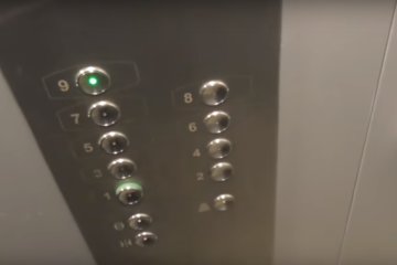 Украинцев призвали не пользоваться лифтами. Фото: скриншот YouTube