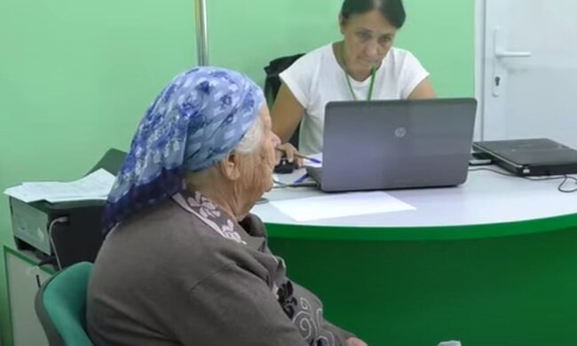 Пенсіонерка. Фото: скріншот  YouTube-відео