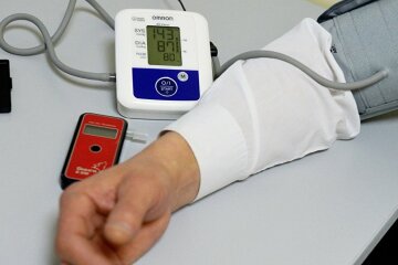 Йогурт и молоко помогут снизить давление