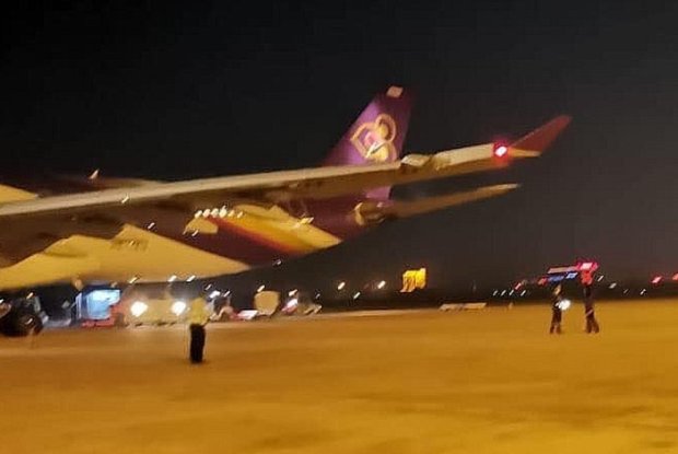 В аэропорту Лаоса столкнулись два самолета. Фото: скриншот YouTube