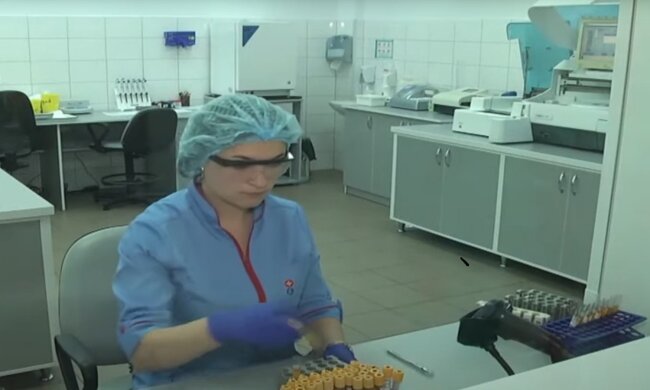 Украинский медик. Фото: скриншот Youtube