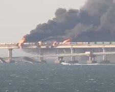 Пожежа на Кримському мосту. Фото: скріншот Telegram-відео