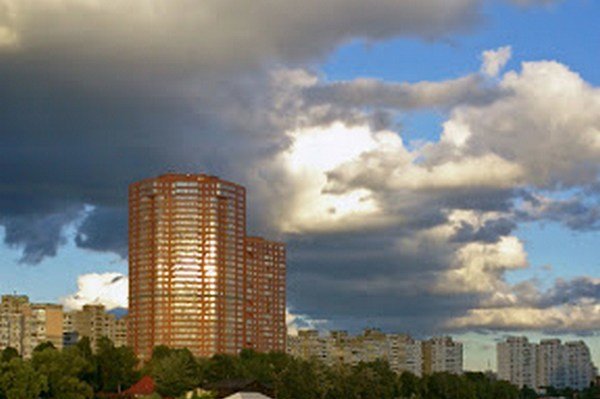 Бой солнца и дождя: погода на выходных удивит Киев